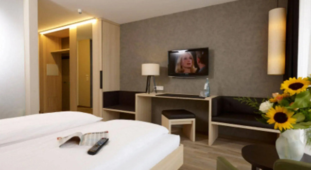 Hotel Weisses Kreuz, Book Hotel Hotels in Vorarlberg with Parking, Parking