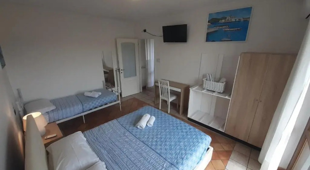 B&B Villa Bucceri, Buchen Sie Bed & Breakfast Cardano al Campo Lombardei