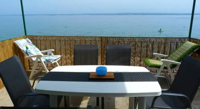 Beachfront Holiday House Žal