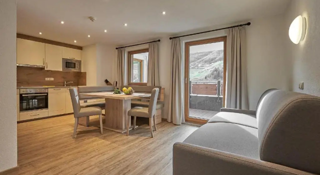 Апартаменты с балконом Hotel Garni Schönblick
