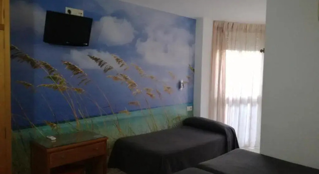 Трёхместный номер Standard Hostal Maribel