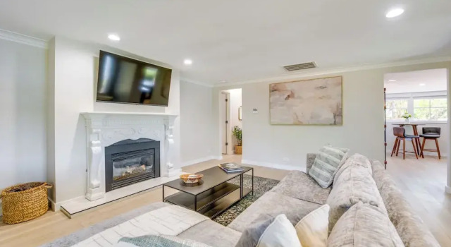 Waterfront Gem w/ Boat Dock & Lift in Lakewood!, Prenota Casa vacanze Lakewood Washington (state)