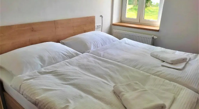 Hotel Poutní dům, Book Hotel Hoteller i Kraliky med parkering, Parkering