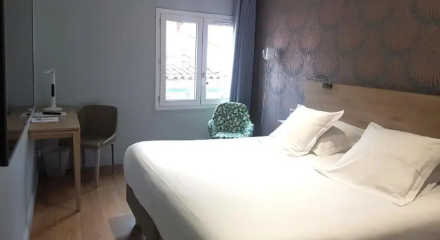 Номер Deluxe Grand Hôtel Dauphiné Toulon, Boutique Hôtel & Suites