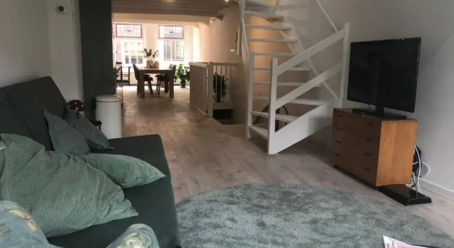 LUXE TOPLOCATIE! Monument hartje centrum Dordrecht, 2 badkamers, 2 keukens, tuintje (10 personen), Забронировать Отель Дордрехт Южная Голландия