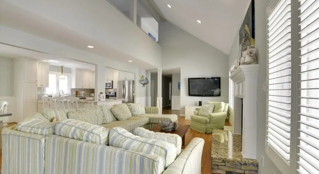 212 Maplewood Street Bethany by Long & Foster