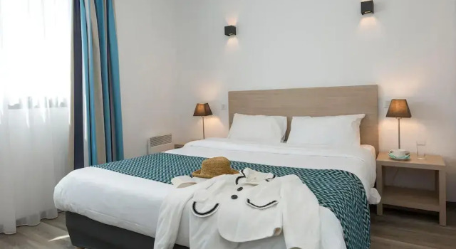 Апартаменты Apartment in La Rochelle Near the Beach