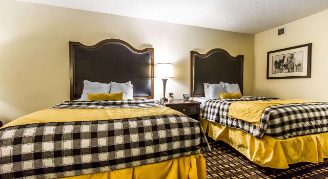 Четырёхместный номер Standard Evangeline Downs Hotel, an Ascend Collection Hotel