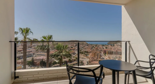 Двухместный семейный номер Standard с балконом и с видом на море Ramada Resort by Wyndham Puerto de Mazarron