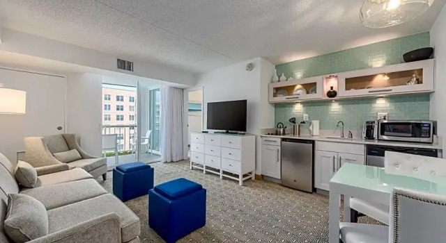 Люкс Premium с видом на бассейн ICONA Diamond Beach