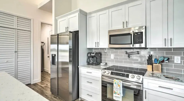 Коттедж Tampa House w/ Patio, Near Downtown & Beaches!