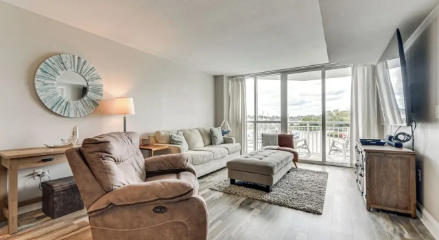 2 Mi to Ocean: Waterfront North Myrtle Beach Condo, Забронировать Апартаменты/квартира Апартаменты Южной Каролины, Апартаменты/квартира