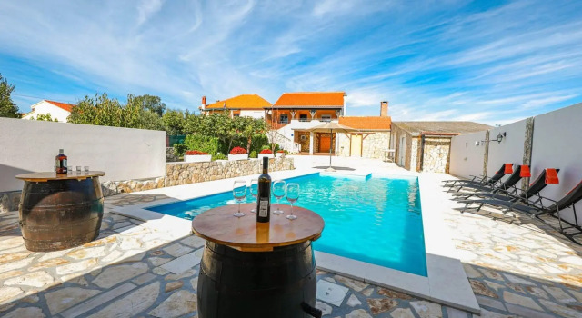 Вилла Villa in Poličnik with Pool near Zadar