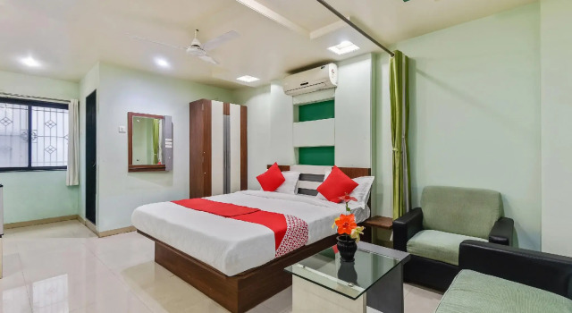 Hotel Shri Samarth by OYO Rooms, Забронировать Отель Отели штата Махараштры с завтраком, Завтраки