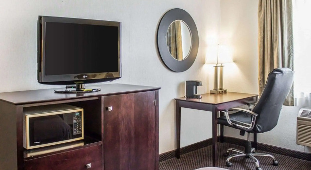 Quality Inn & Suites Sturgeon Bay