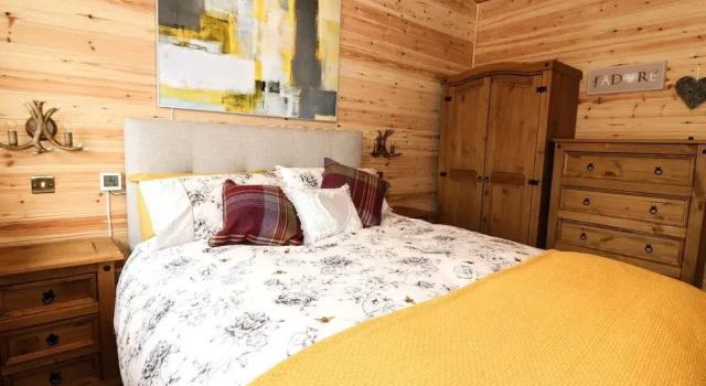 The Cabin, Book Feriehus Swansea 