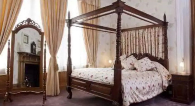 The Royal Hotel Tain