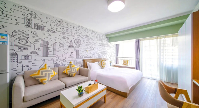Двухместный номер Superior с балконом Shenzhen T Hotel Apartment