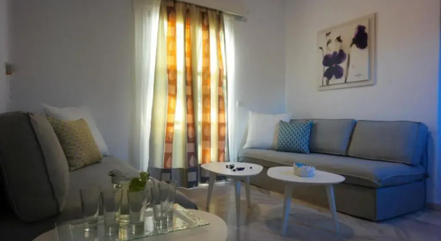 Mykonos Chora Residences, Забронировать Отель Отели Миконоса с парковкой, рядом с Panagia Paraportiani Church, Парковка