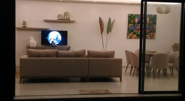 Villa with 3 Bedrooms in Pereybere, Grand Baie, with Private Pool, Enclosed Garden And Wifi, Rezervasyon Villa Cap Malheureux havuzlu oteller, Yüzme Havuzu
