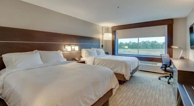 Четырёхместный номер Standard Holiday Inn Express & Suites - Union City by IHG