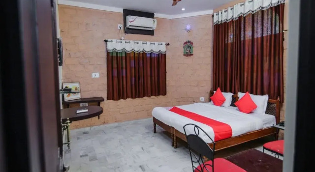 OYO 16799 Shikargarh Palace Resorts, Забронировать Отель Отели штата Раджастхана с парковкой, Парковка