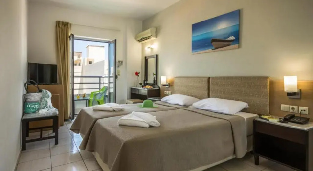 Двухместный номер Standard с балконом Sergios Hotel