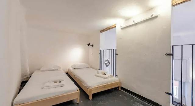 Excellent 2-bed flat in Genoa's Old Town, Забронировать Апартаменты/квартира Апартаменты Генуи, рядом с Ратуша Генуи, Апартаменты/квартира
