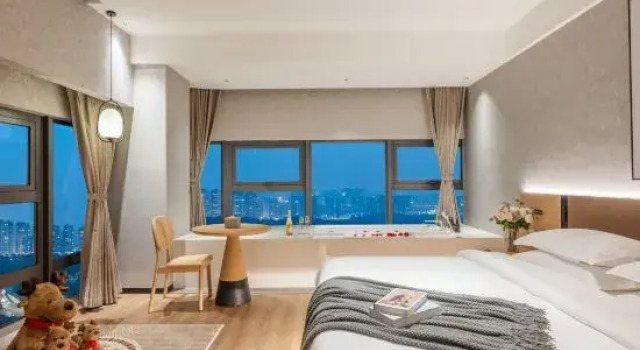 Тент Elk Forest Hotel (National Expo Exhibition Central Park)