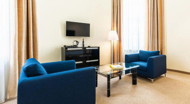 Полулюкс HiLight Suites Hotel