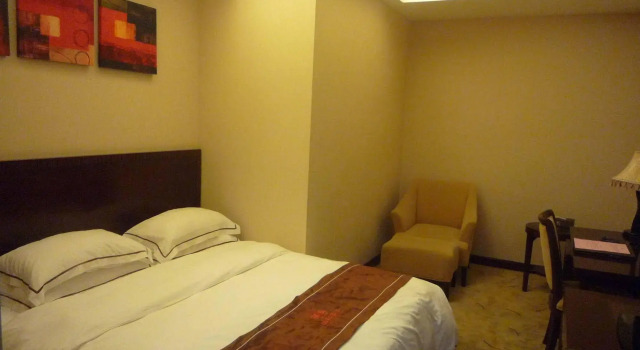 YiFeng Hotel, Boek Hotel Hotels in Guangdong met parkeren, Parkeren
