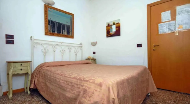 Hotel Antico Capon, Забронировать Отель Дорсодуро Венеция, рядом с Accademia Bridge