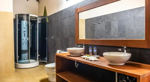 Полулюкс Deluxe Nana Juana Hotel & Marina