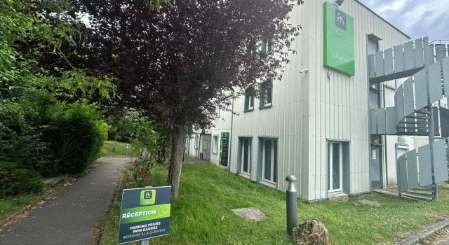 FAST HOTEL Les Ulis - Courtabœuf, Забронировать Отель Лез-Юлис Essonne