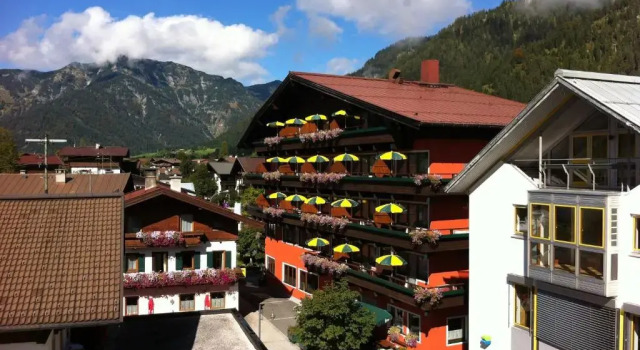 Двухместный номер Comfort Hotel Tiroler Adler - bed and breakfast