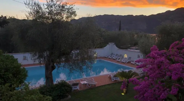 Residence Alesi, Book Hotel Hotels in Veneto with a Pool, Swimming Pool