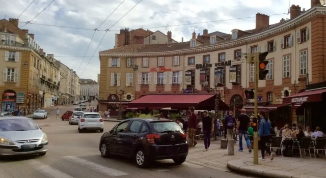 Bienvenu chez Zazou, Забронировать Отель Отели Лиможа с парковкой, рядом с Церковь Сен-Мишель-де-Лион, Парковка