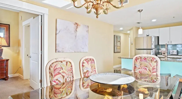 Grand Panama Tower 2 Pet Friendly Rentals by Panhandle Getaways, Забронировать Курортный отель Курортные отели Панама-Сити, рядом с Golf Course at Edgewater, Курортный отель