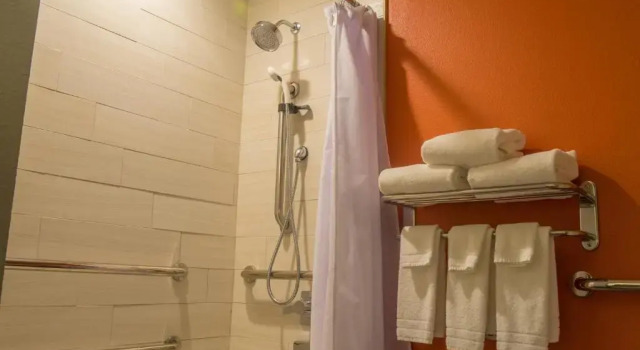Четырёхместный номер Standard Aloft by Marriott Corpus Christi