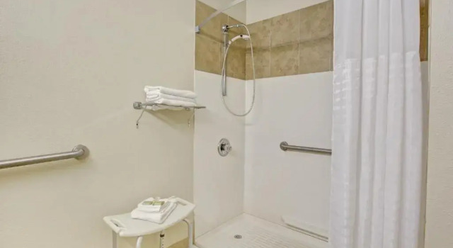 Двухместный номер Standard Super 8 by Wyndham Shelby