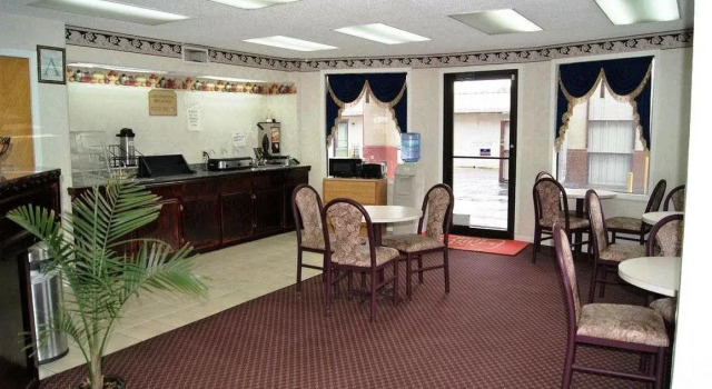 Red Carpet Inn - Natchez, Prenota Hotel Hotel a Natchez con parcheggio, Parcheggio