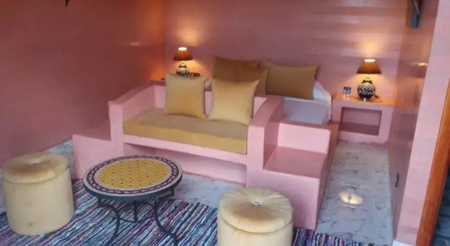 Villa des Senteurs - Paillotes and B b for a Stay With Family or Friends, Забронировать Вилла Отели Марракеш-Тенсифт-Эль-Хауз с парковкой, Парковка