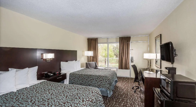 Четырёхместный номер Standard Days Inn by Wyndham Melbourne