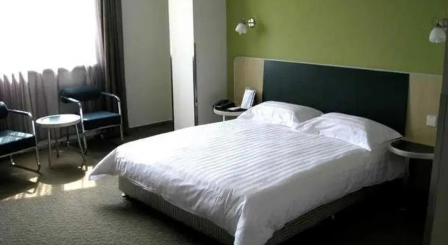 Motel 168 Jinan Beiyuan Street Lamp Market, Prenota Motel Hotel a Shandong con parcheggio, Parcheggio