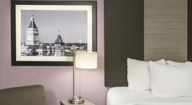La Quinta by Wyndham Clarksville, Забронировать Отель Кларксвилл Теннесси