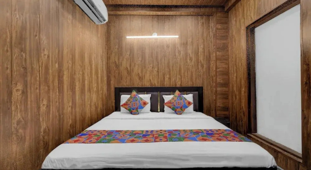 Номер Deluxe Hotel O Vrishti Residency And Hotels
