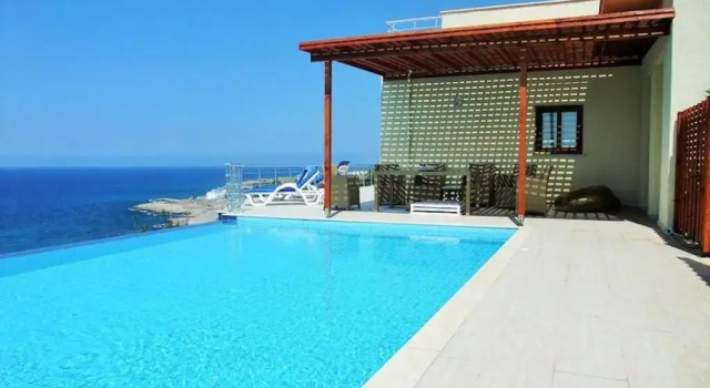 Вилла Sea Cliff villa, 4 beds, sleeps 2- 7, Free Wifi, Heated Pool option.