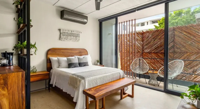 Студия Searena Boutique Condos - Adults Only