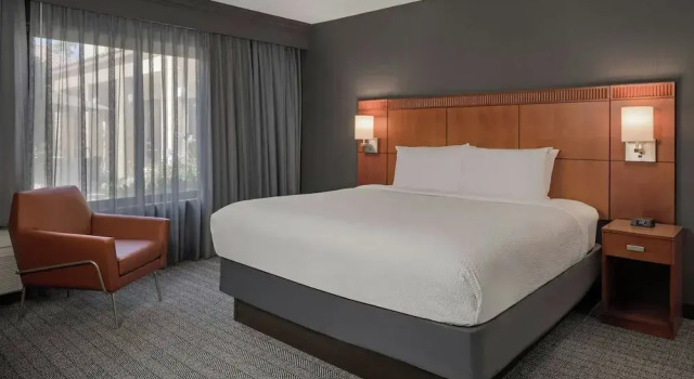Люкс c 1 комнатой Courtyard by Marriott Anaheim Resort/Convention Center