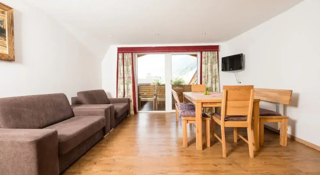 Hieserhof, Rezerwuj Pensjonat Hotele w Tyrol z parkingiem, Parking